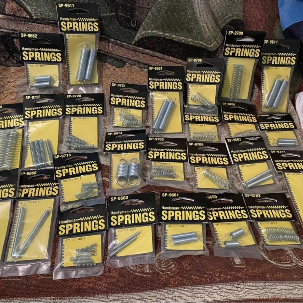 Lot of 26 Packs Small Engine Springs for Lawnmower Tiller Boat, etc NEW